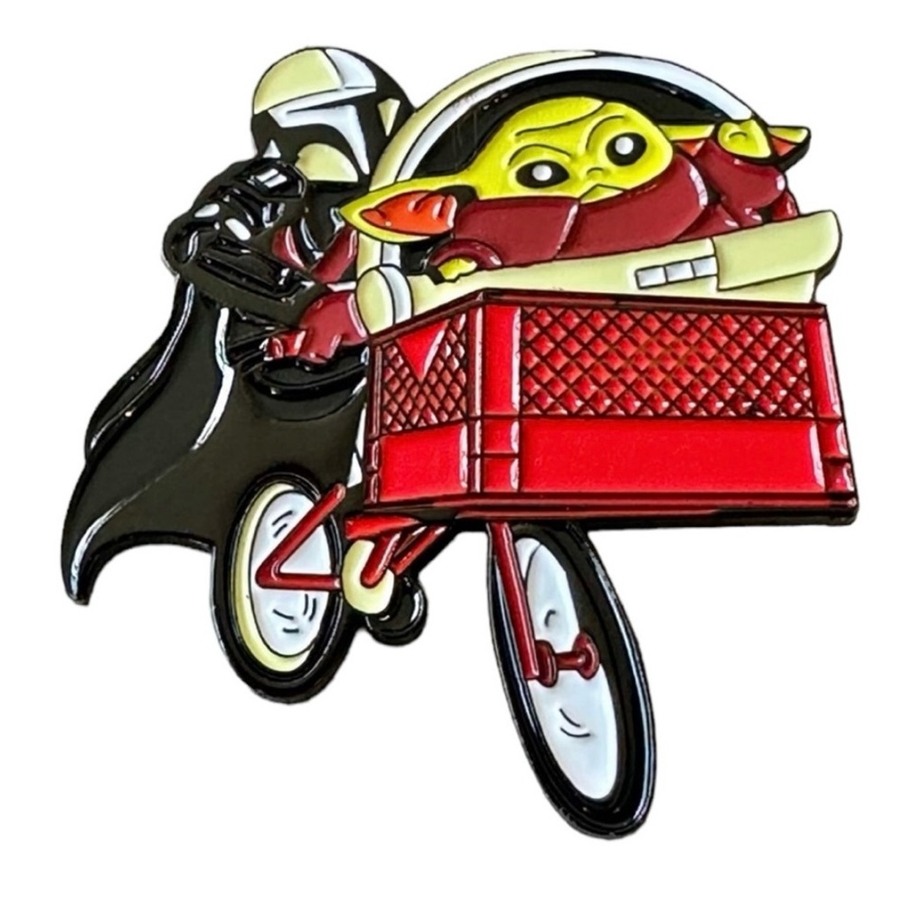 Brand New Star Wars ET Mandalorian/Grogu Enamel Pin